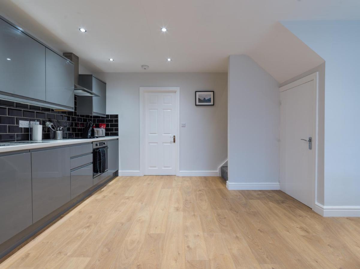 Howick House - Large 3 Bedroom House, Gosforth Ньюкасл-апон-Тайн