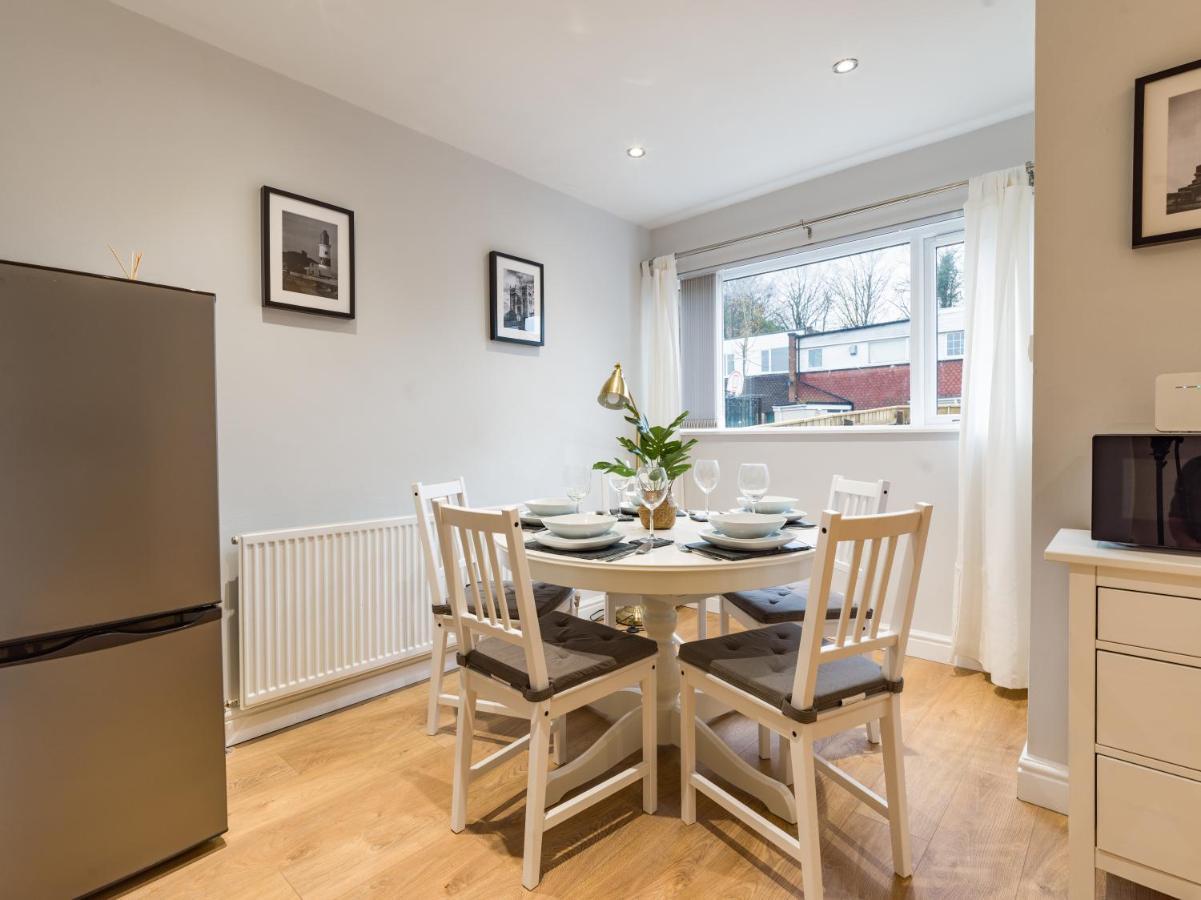 Howick House - Large 3 Bedroom House, Gosforth Дом отдыха Ньюкасл-апон-Тайн